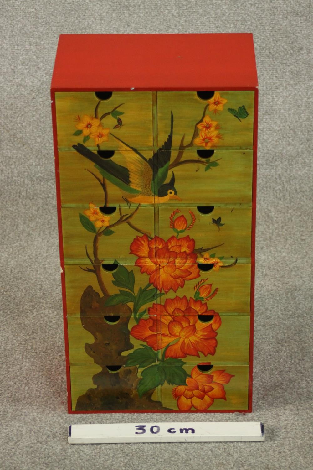 A contemporary painted chest of six rows of two short drawers, painted in the Chinese style with a - Image 2 of 7