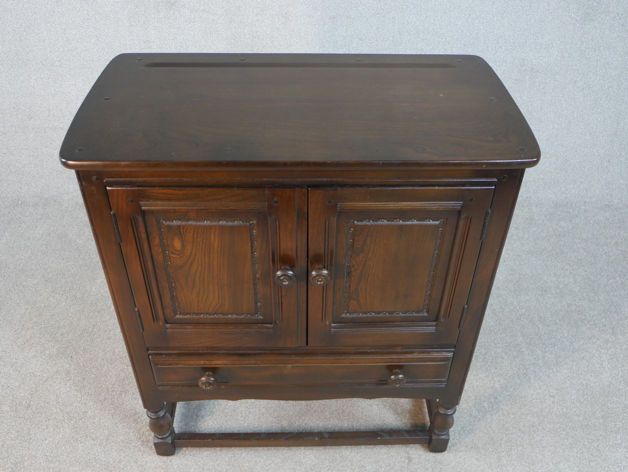 A mid century oak Ercol cabinet in the country antique style. H.70 W.103 D.50cm - Image 2 of 5