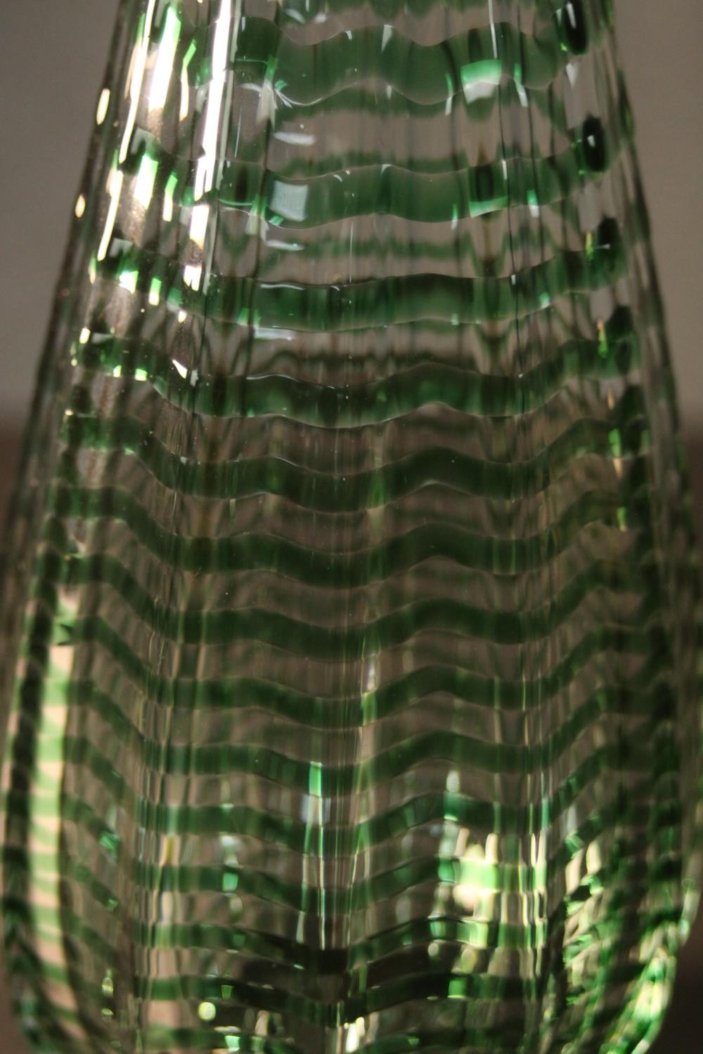 A large clear and green art glass onion form vase, signed to base. H.25 Dia.9cm. (largest) - Image 5 of 5