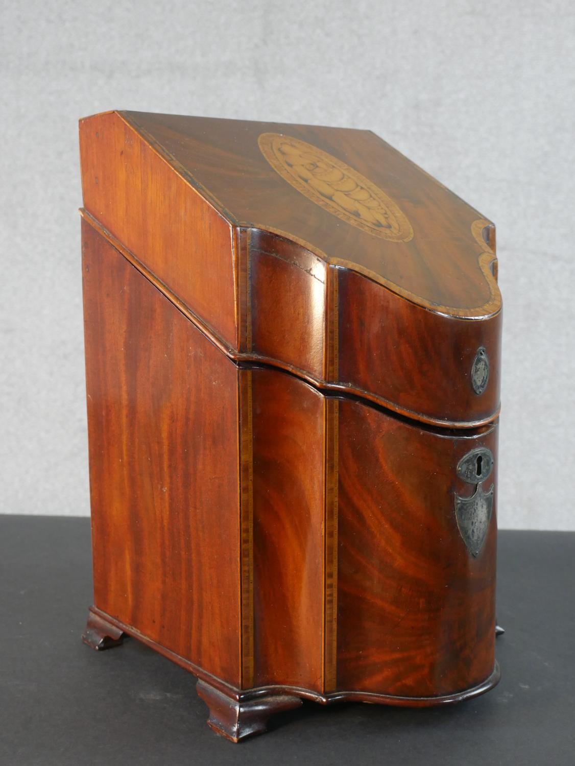 A 19th century flame mahogany and satin wood inlaid knife box with a white metal shield shape - Image 3 of 7