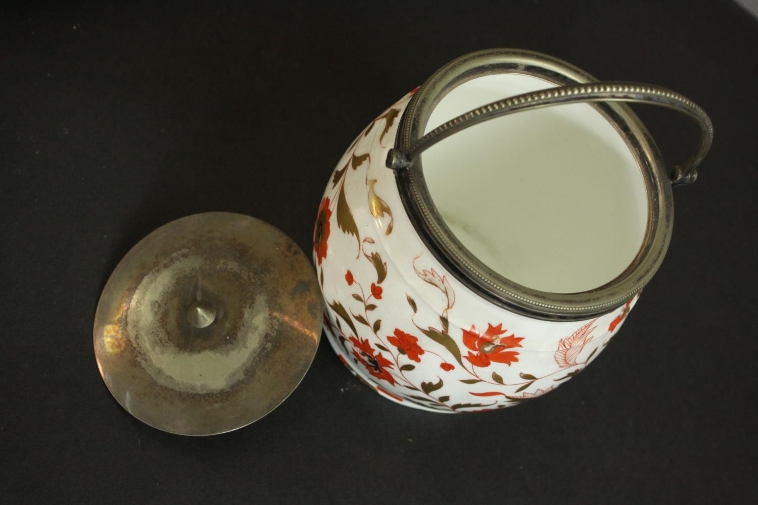 A collection of Royal Doulton Merryweather plates and bowls, along with a 19th century green glaze - Image 5 of 14