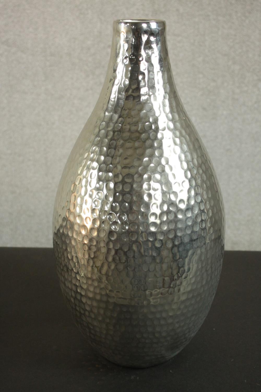 A modern carved gold painted disc on stand along with a silver glaze vase with stippled design and a - Image 3 of 10