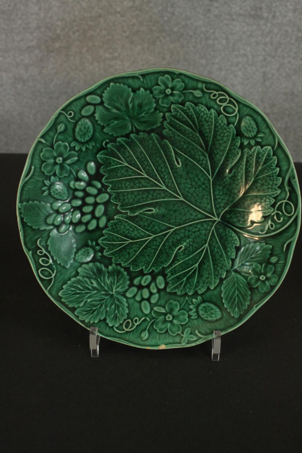 A collection of Royal Doulton Merryweather plates and bowls, along with a 19th century green glaze - Image 7 of 14