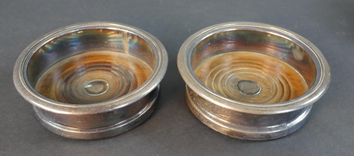Two pairs of silver plate and oak wine bottle coasters, one with pierced design and a pint measure - Image 2 of 5