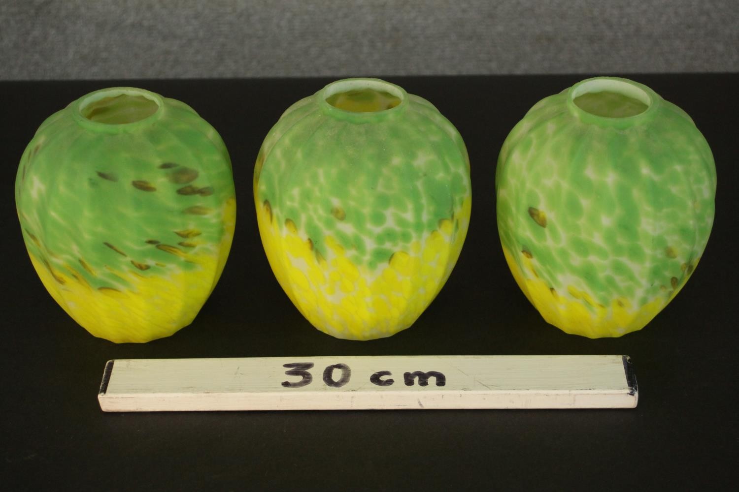 Three Murano glass swirl design green and yellow gradient lamp shades. H.15 Dia.13cm. (each) - Image 3 of 7