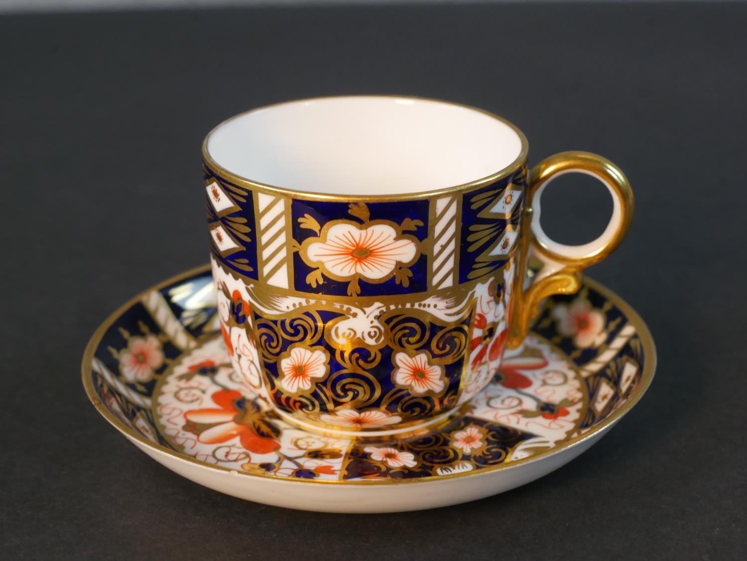 A collection of nine hand painted and gilded Imari and Japan design Crown Derby pieces, including - Image 10 of 11