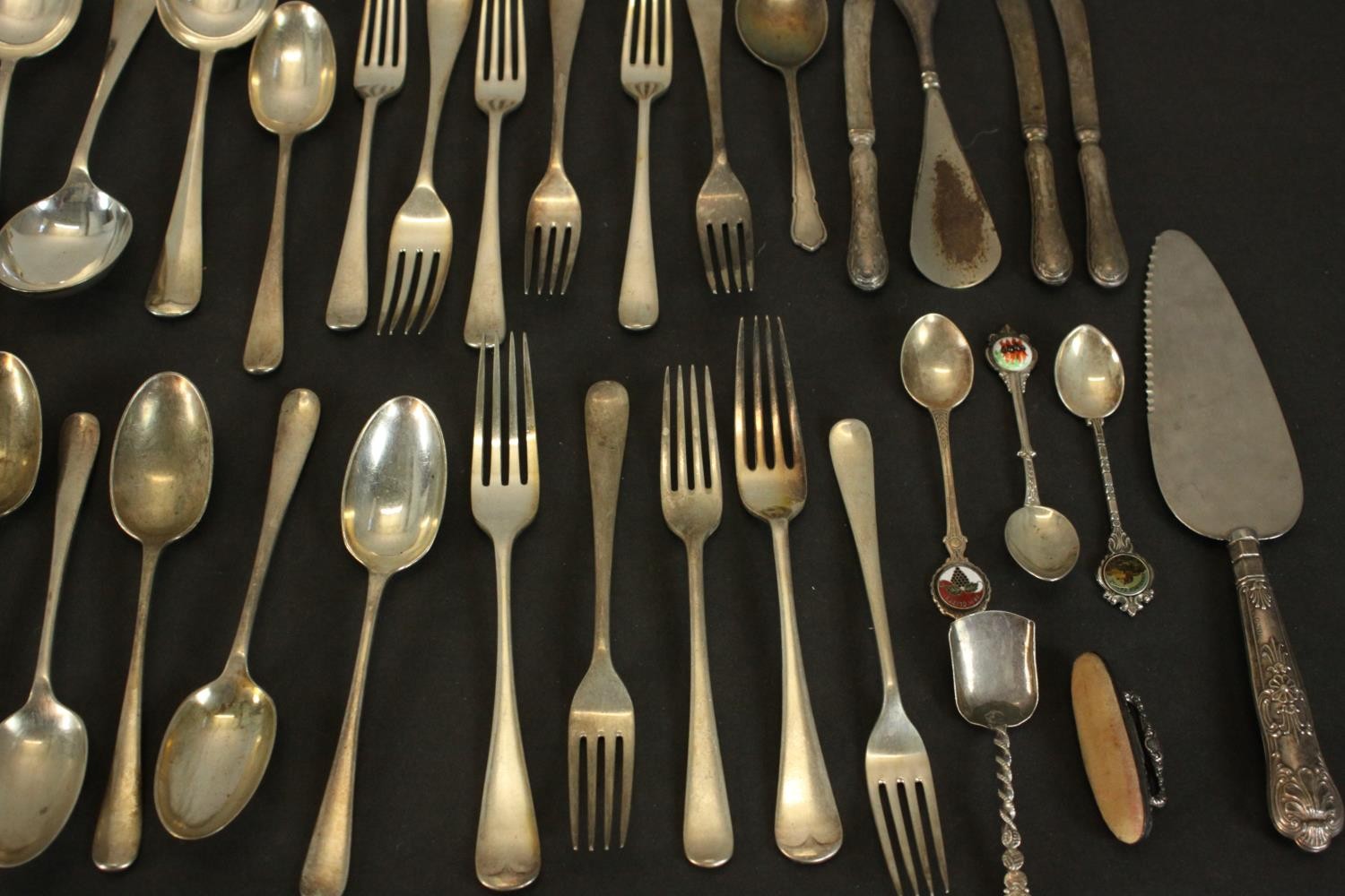 A collection of various silver plate cutlery, including a knife sharpener with antler handle, shoe - Image 4 of 5