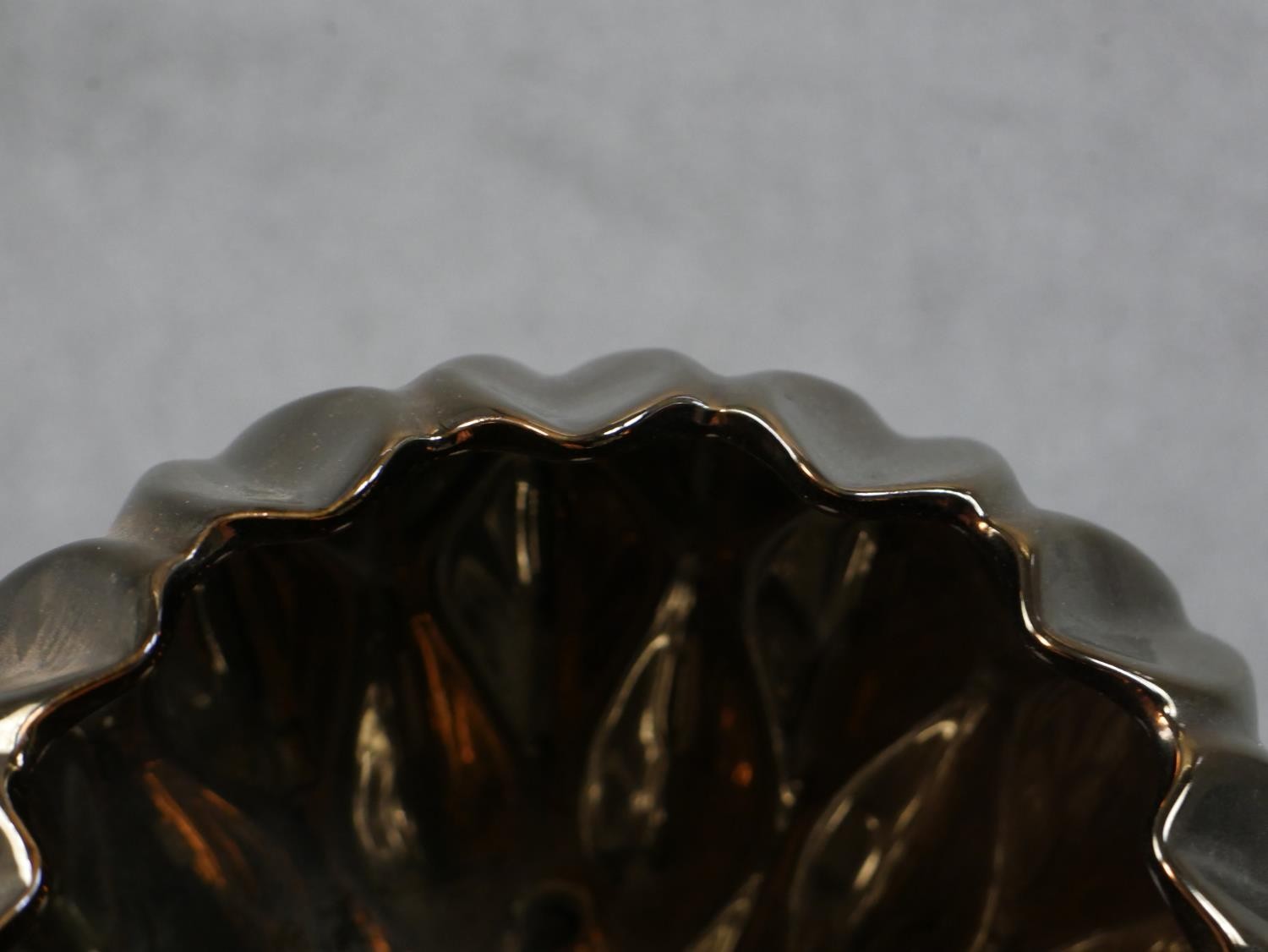 A bronze ceramic glaze stylised floral design table lamp. H.19 W.22cm - Image 4 of 4