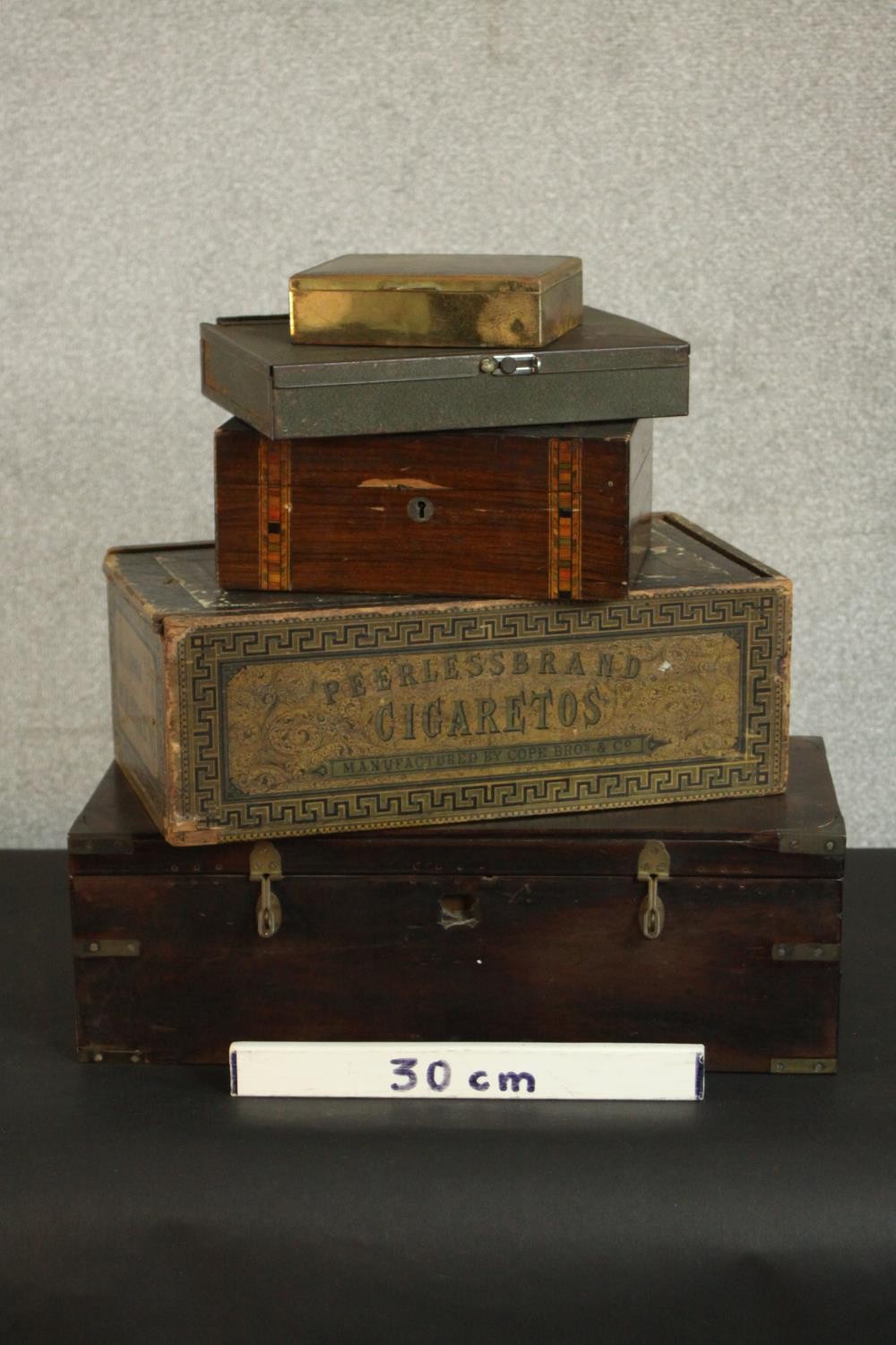A collection of boxes, including a painted metal box, a vintage cigarette box, a large mahogany - Image 2 of 13