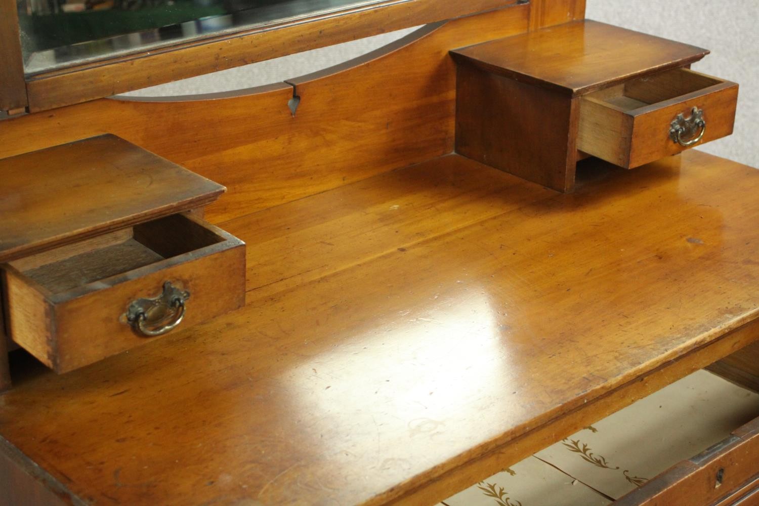A late Victorian dressing chest, with a rectangular bevelled mirror over two small drawers, above - Image 8 of 9