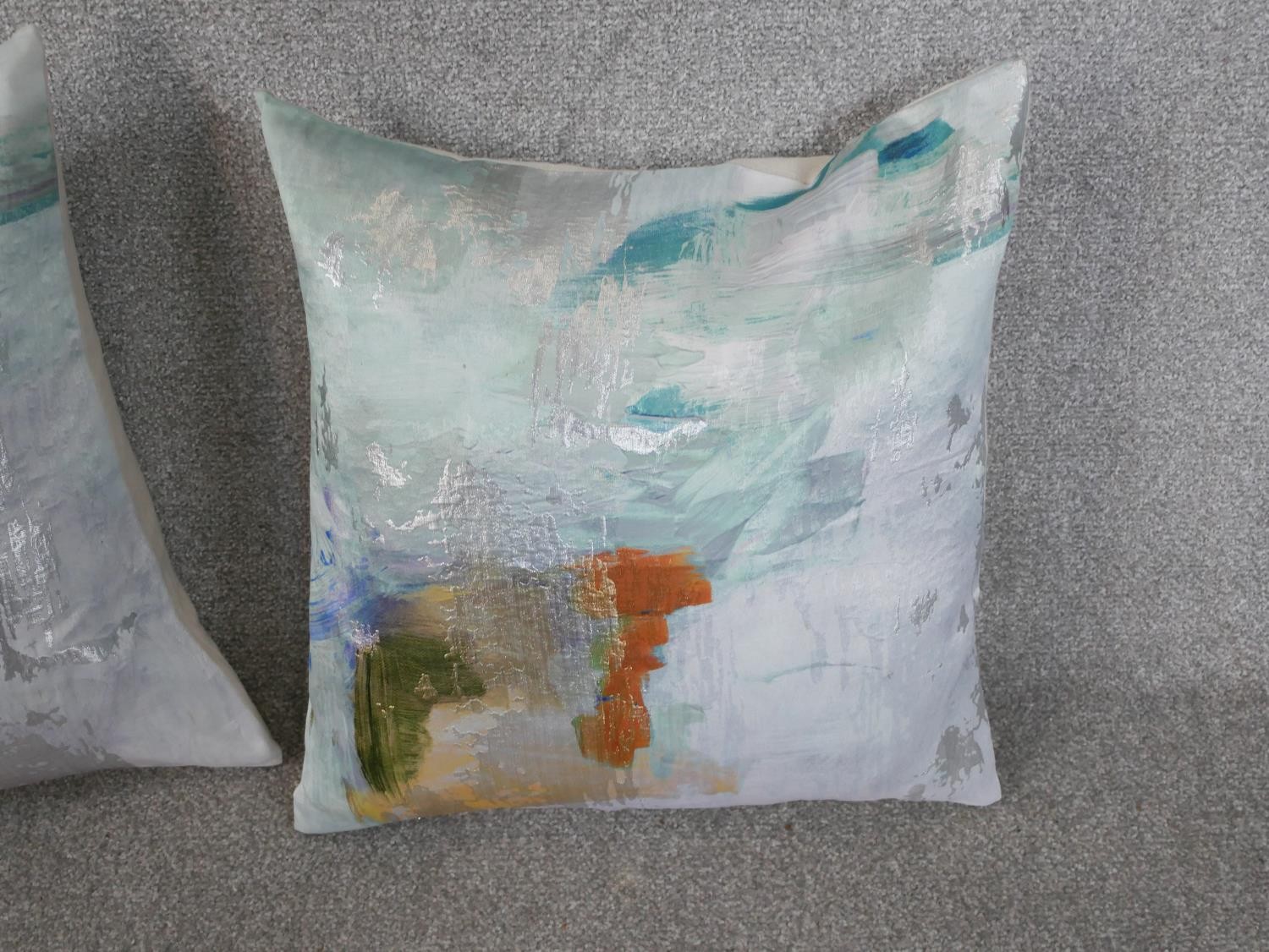 Three contemporary silk/cotton mix abstract colourful design cushions. H.50 W.50cm - Image 4 of 5