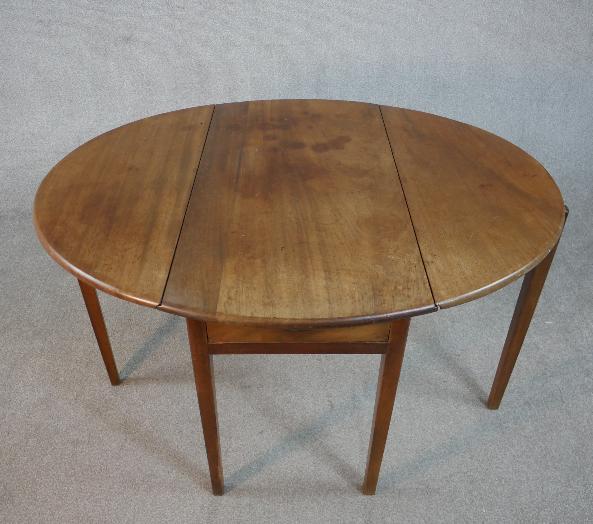 A Victorian walnut Pembroke table, with two drop leaves over a single end drawer, on square - Image 2 of 5