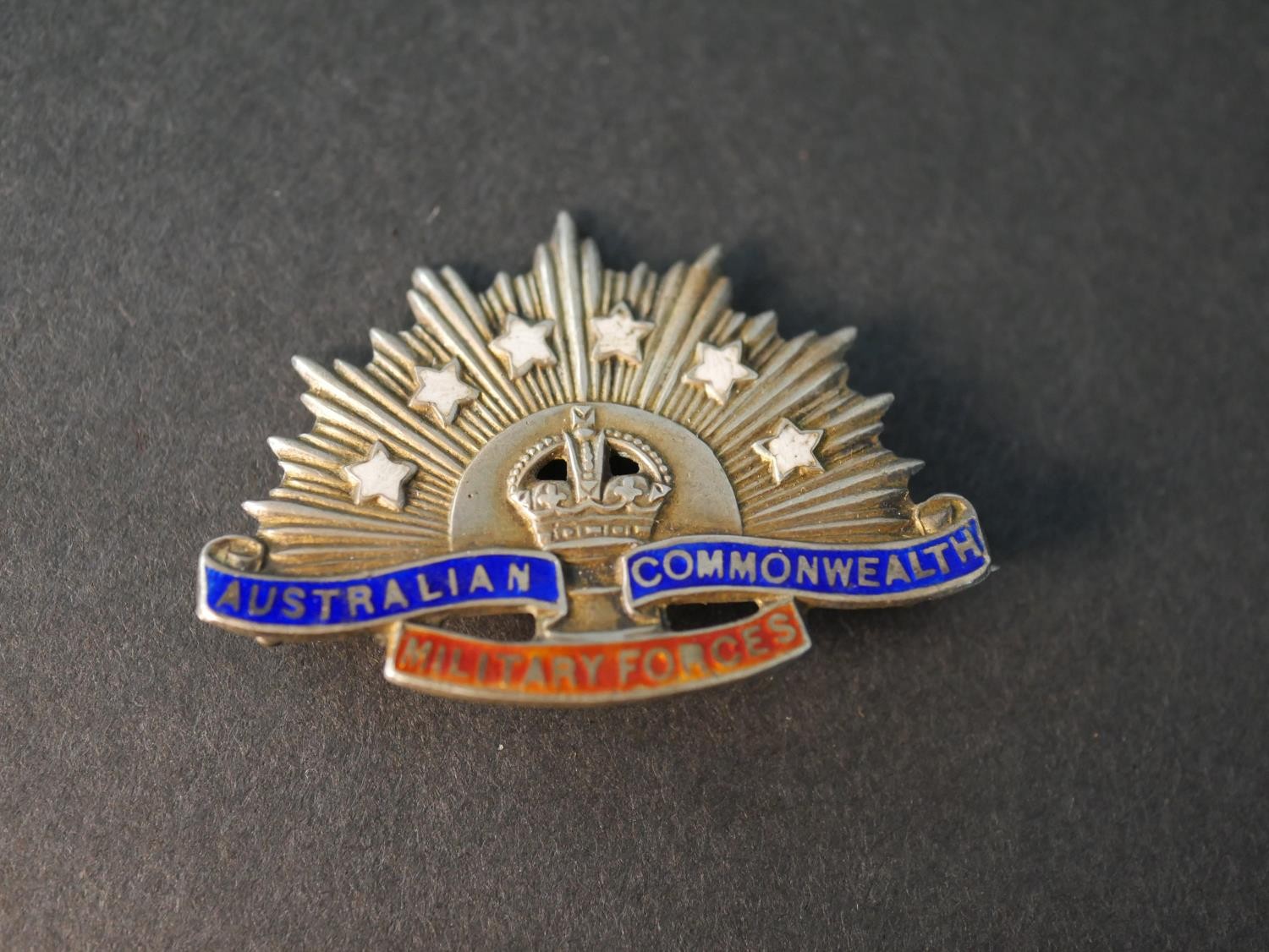 A collection of military badges, pins and crucifixes, including an Australian Commonwealth - Image 6 of 8