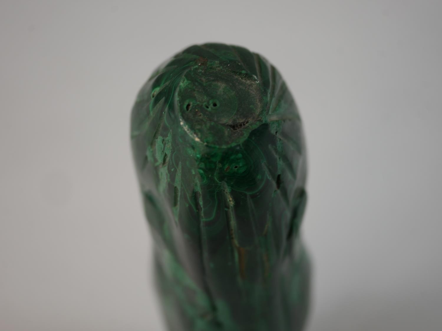 A carved malachite African tribal head. H.15cm - Image 4 of 5