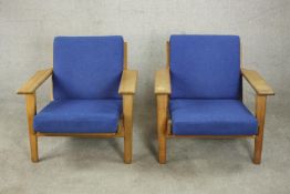 Hans J Wegner, Getama, GE 290, a pair of mid century 'Plank' chairs. The chair having a solid