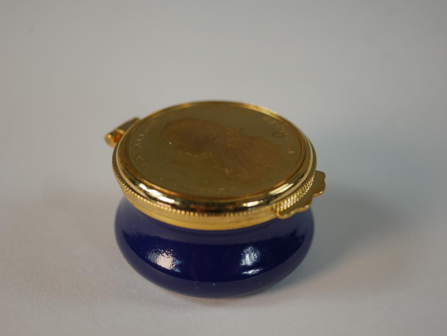 A cased Battle of Trafalgar bicentenary gilt metal lidded and porcelain trinket box along with a - Image 3 of 7