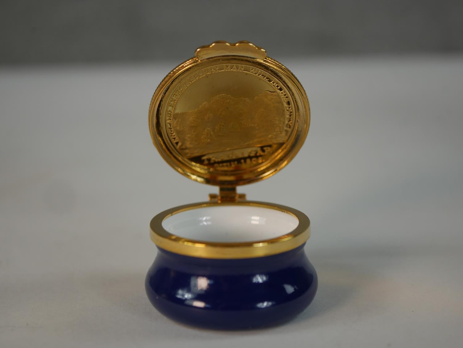 A cased Battle of Trafalgar bicentenary gilt metal lidded and porcelain trinket box along with a - Image 5 of 7