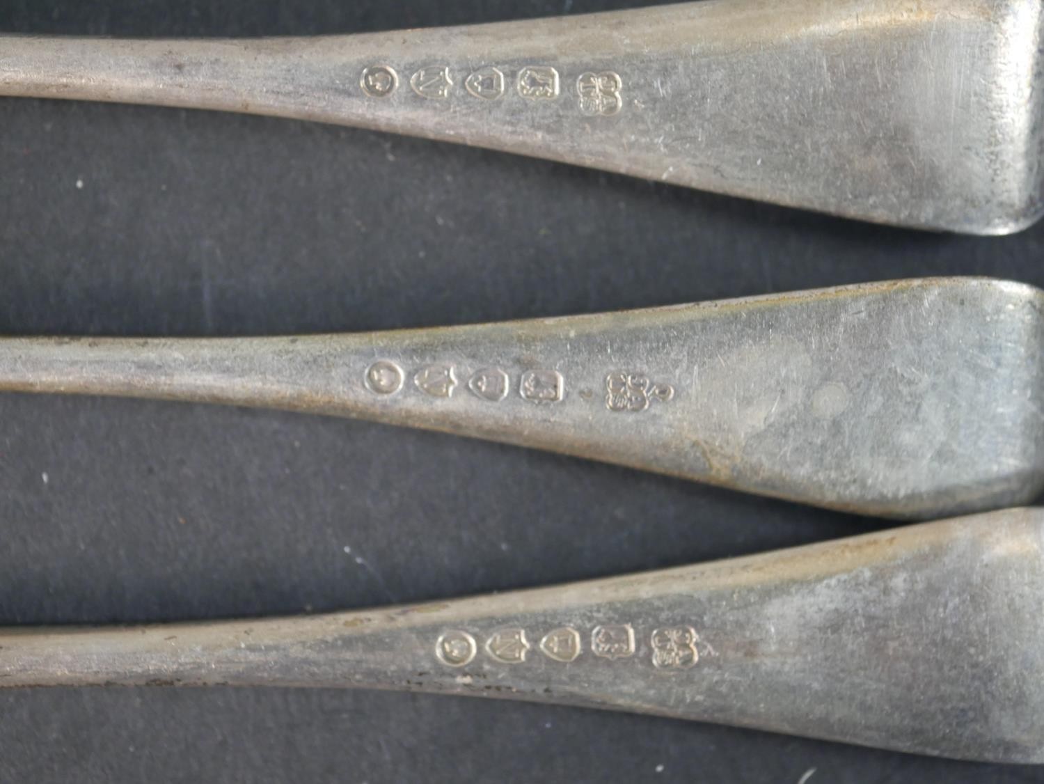 A collection of six small and twelve large Victorian silver forks by John Aldwinckle & Thomas - Image 4 of 4