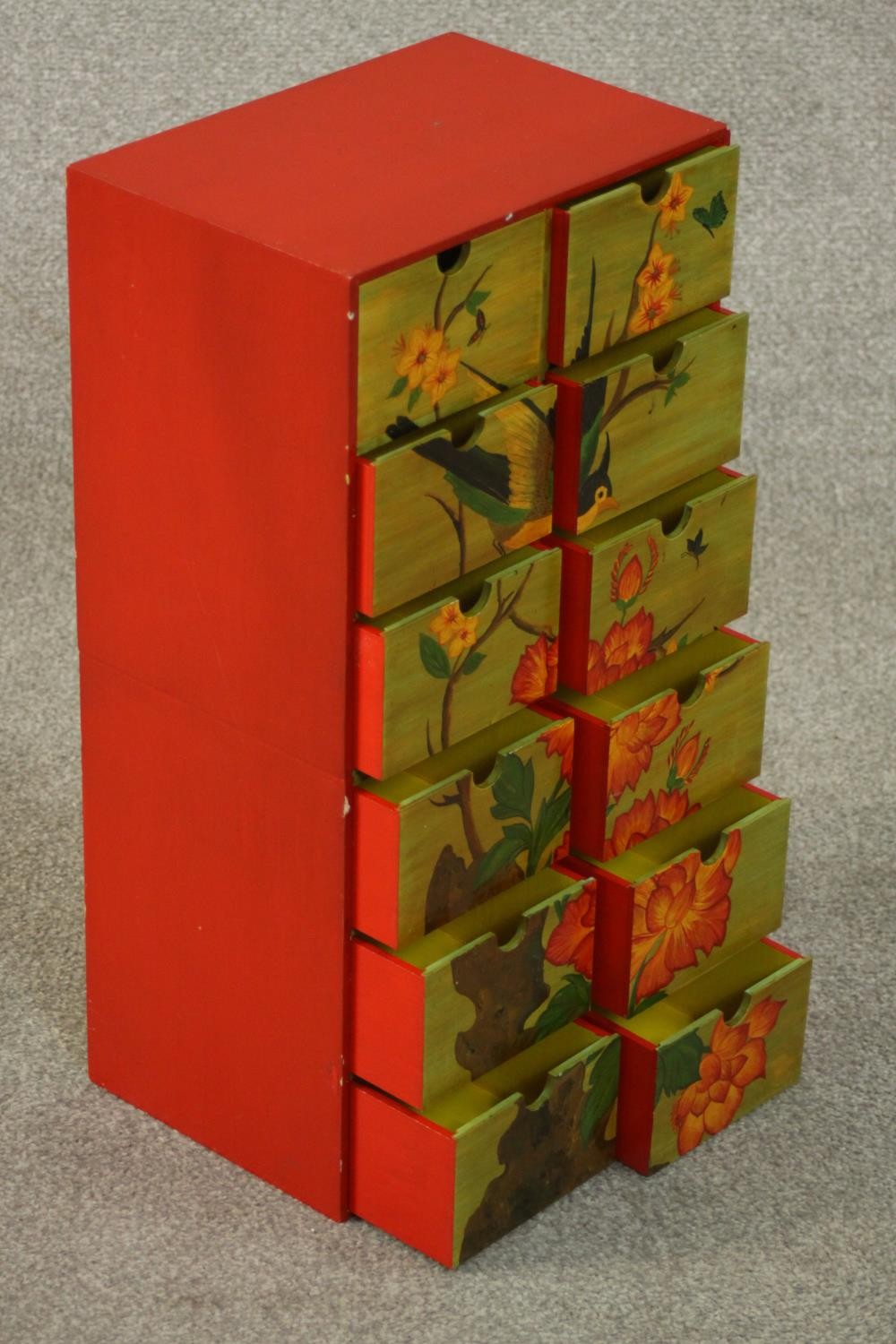 A contemporary painted chest of six rows of two short drawers, painted in the Chinese style with a - Image 5 of 7
