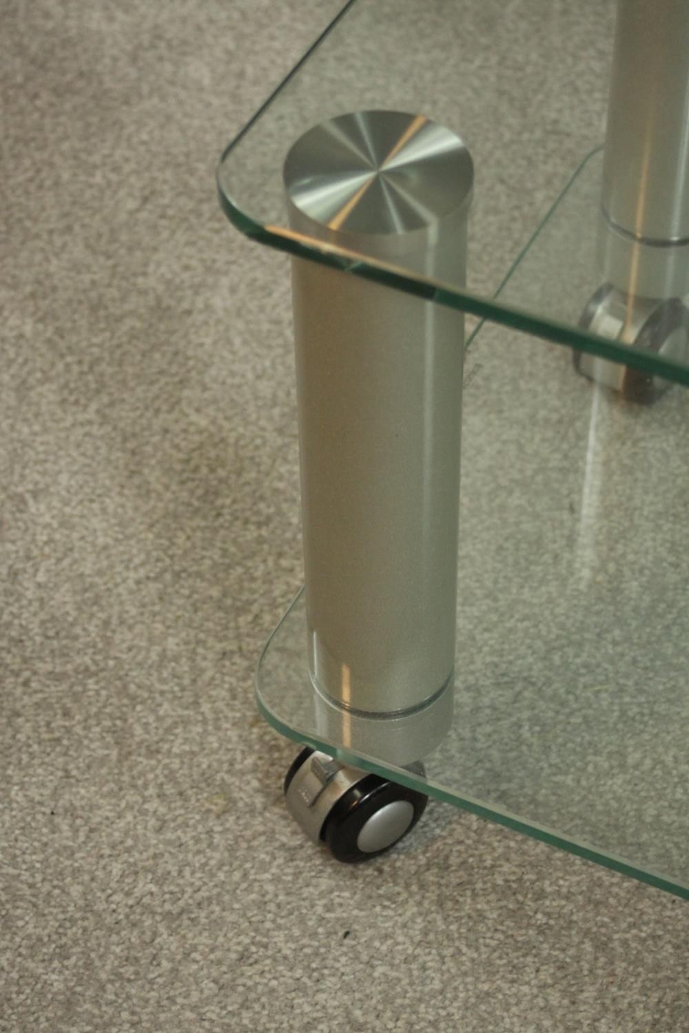 Two contemporary home entertainment stands, plate glass with rounded corners on cylindrical metal - Image 3 of 15