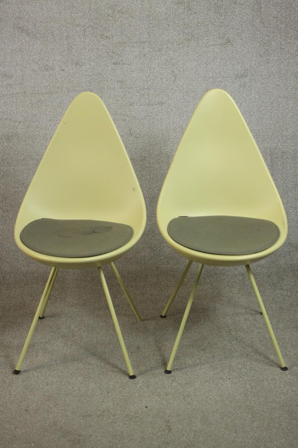 Arne Jacobsen for Republic of Fritz Hansen; a pair of Model 3110 Drop chairs, with a moulded plastic