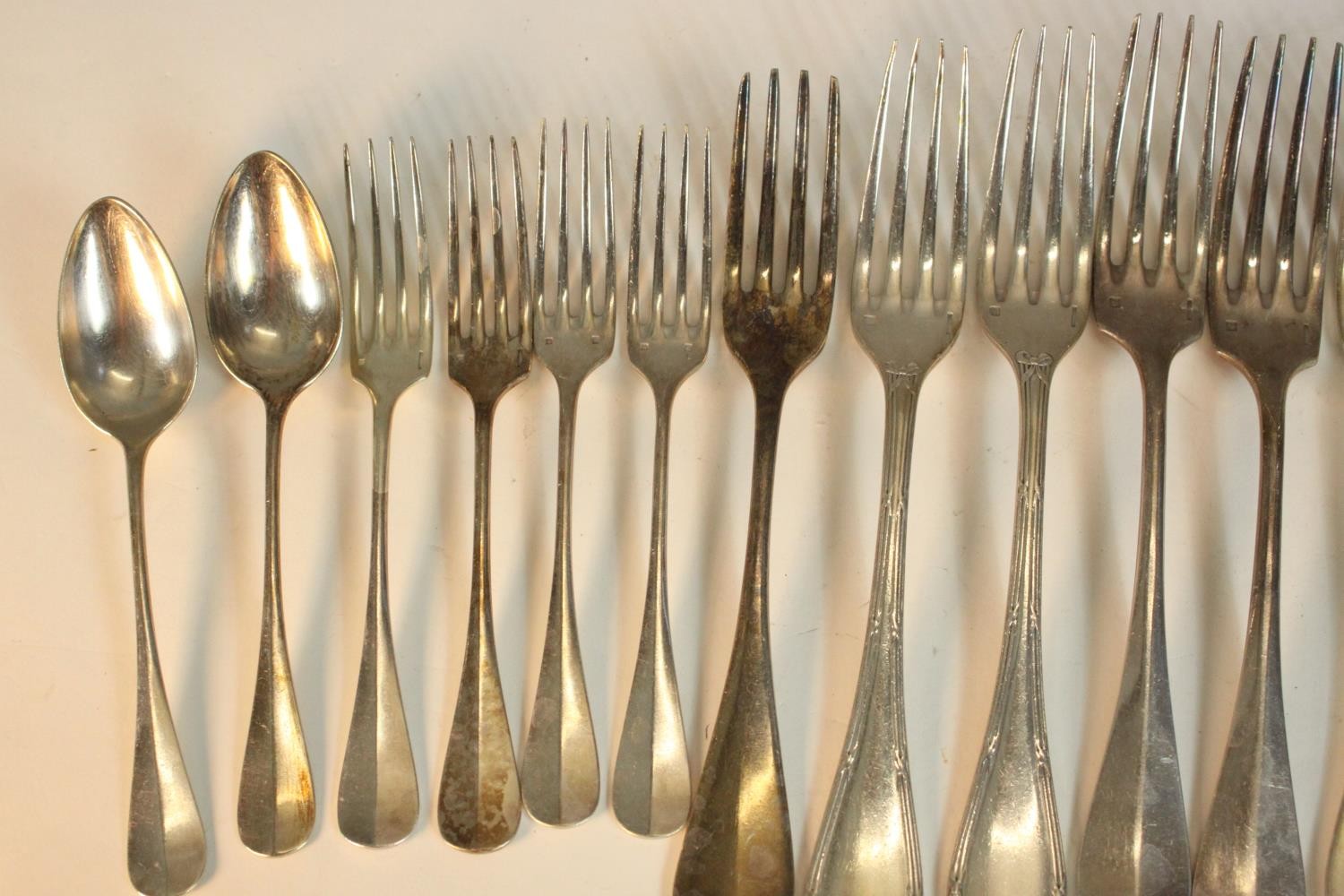 A collection of twenty one pieces of Christofle silver plated cutlery, impressed makers mark. - Image 5 of 12