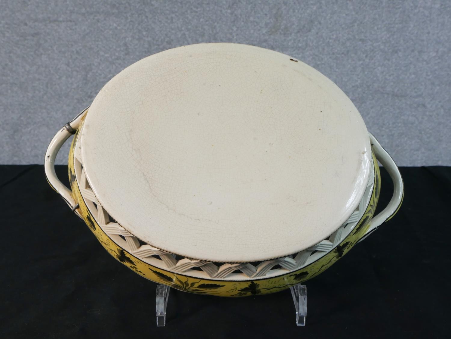 A SHORTHOSE & HEATH 19th century pierced cream woven design two handled ceramic dish and matching - Image 10 of 11