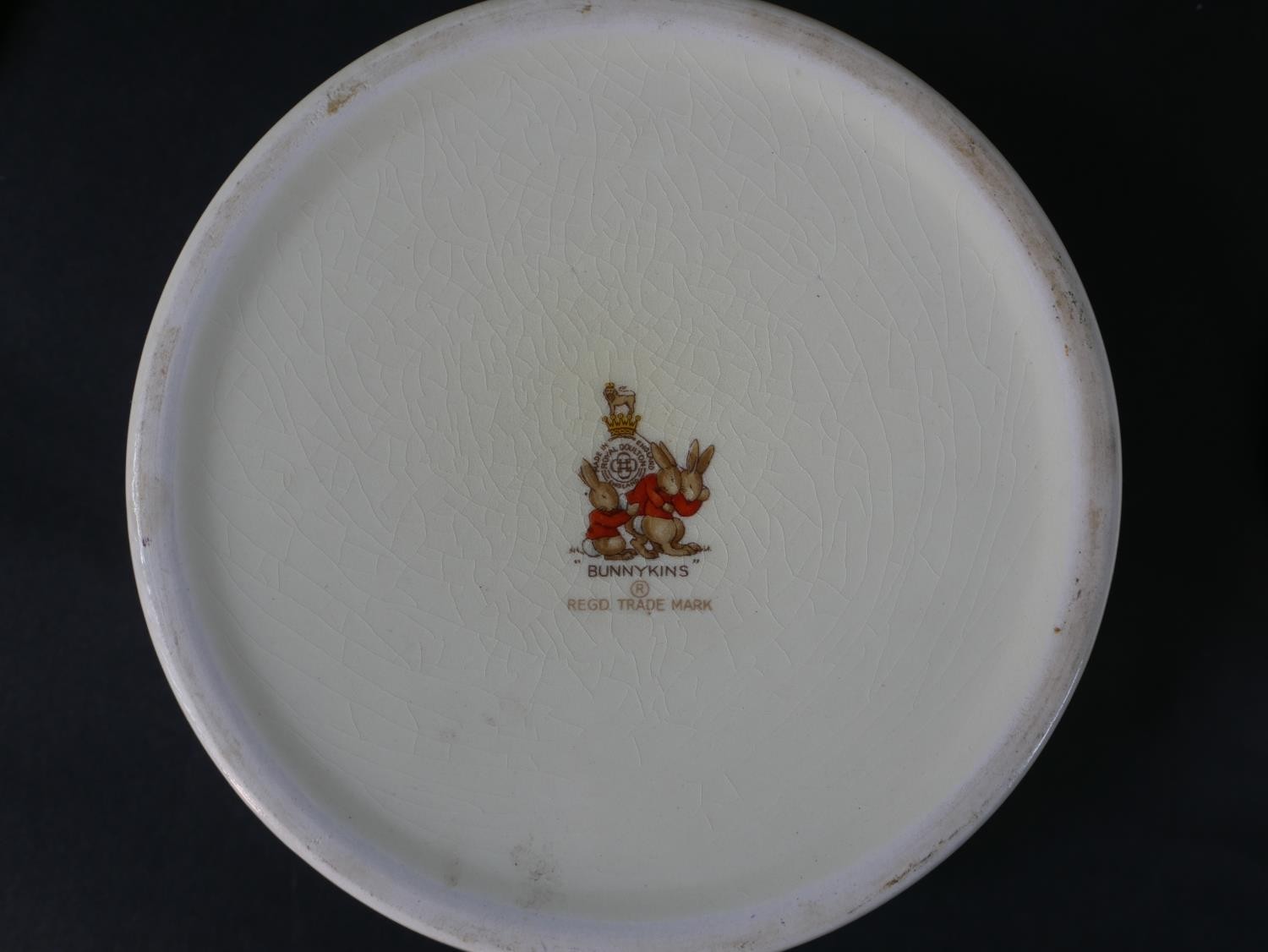 A collection of five children’s nursery ware bowls, including two Royal Doulton Bunnykins bowls. - Image 6 of 6