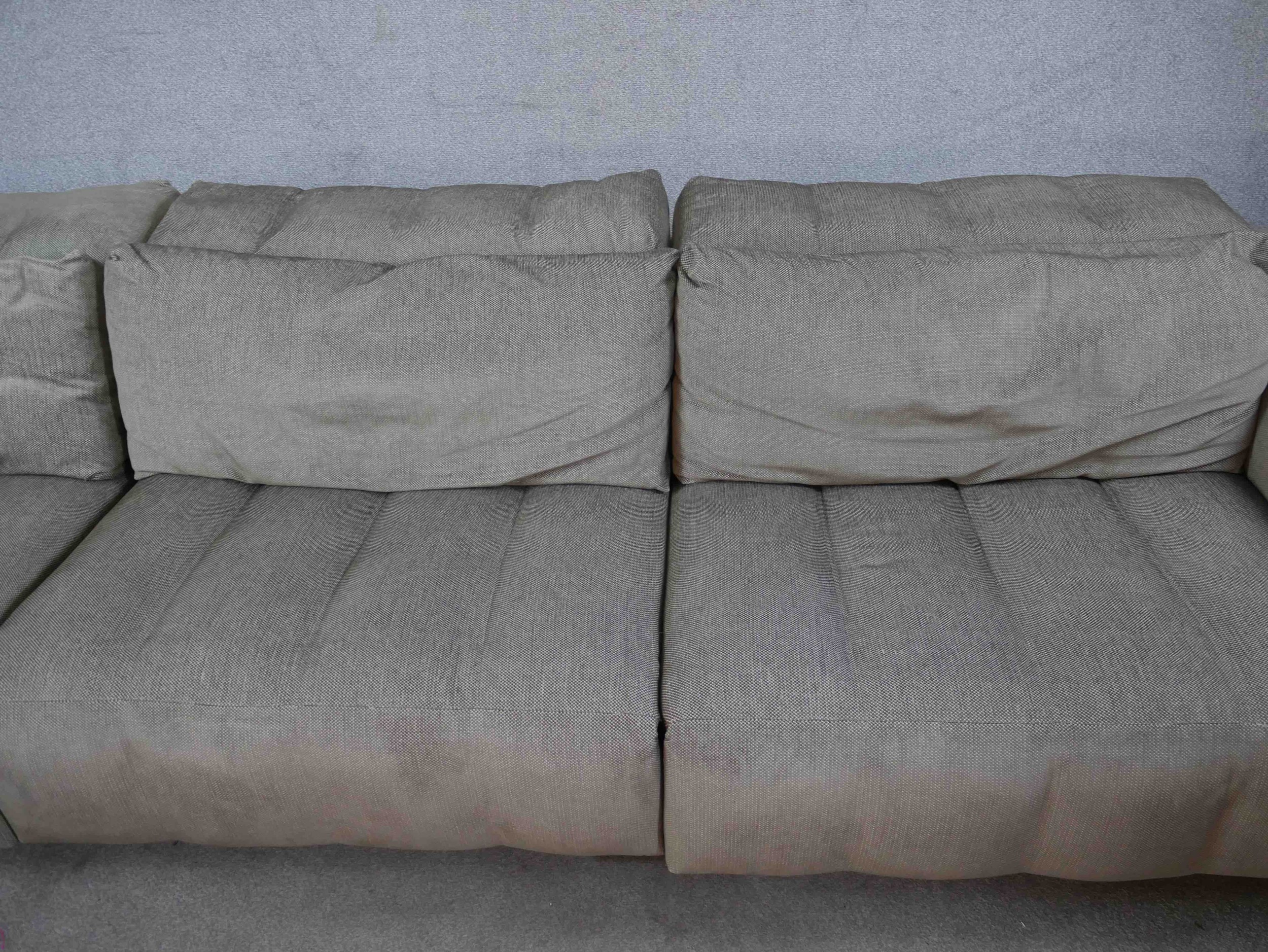 A very large contemporary Roche Bobois fully reclining sofa upholstered in grey fabric, on splayed - Image 8 of 18