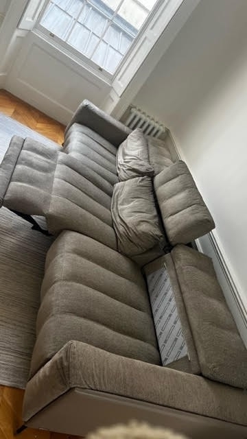 A very large contemporary Roche Bobois fully reclining sofa upholstered in grey fabric, on splayed - Image 17 of 18