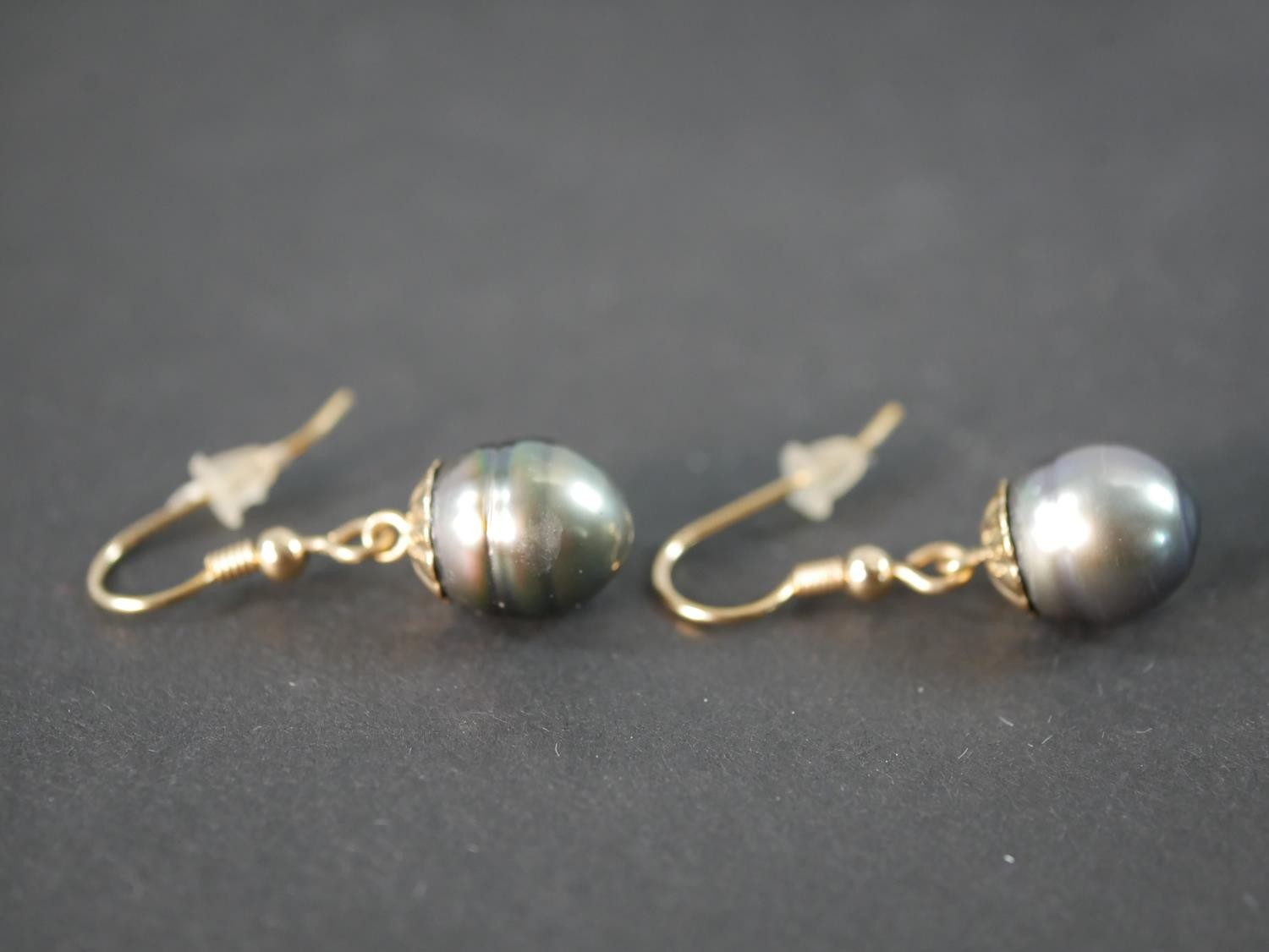 Three pairs of cultured pearl earrings and a pair of boxed leaf design contemporary white metal ( - Image 5 of 7