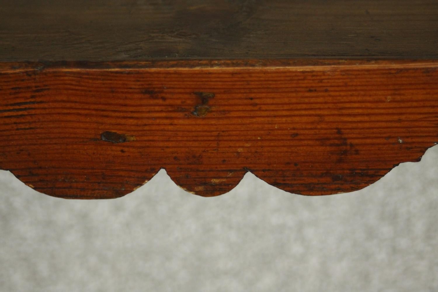 A set of 19th century pine wall shelves, the two shelves with undulating fronts, the sides with - Image 6 of 6