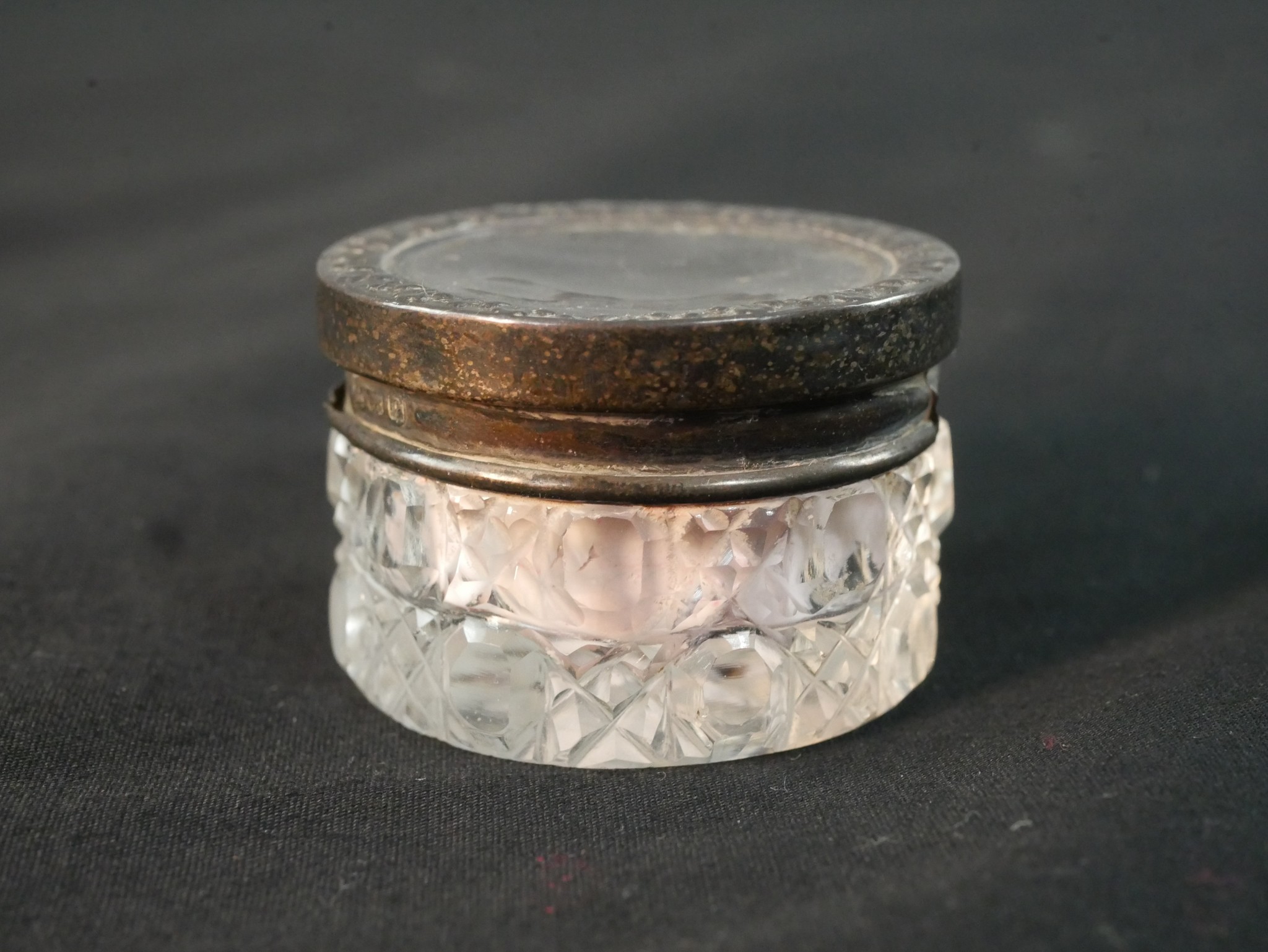 Two Victorian silver topped cut glass perfume bottles, along with a silver topped rouge pot and a - Image 7 of 12