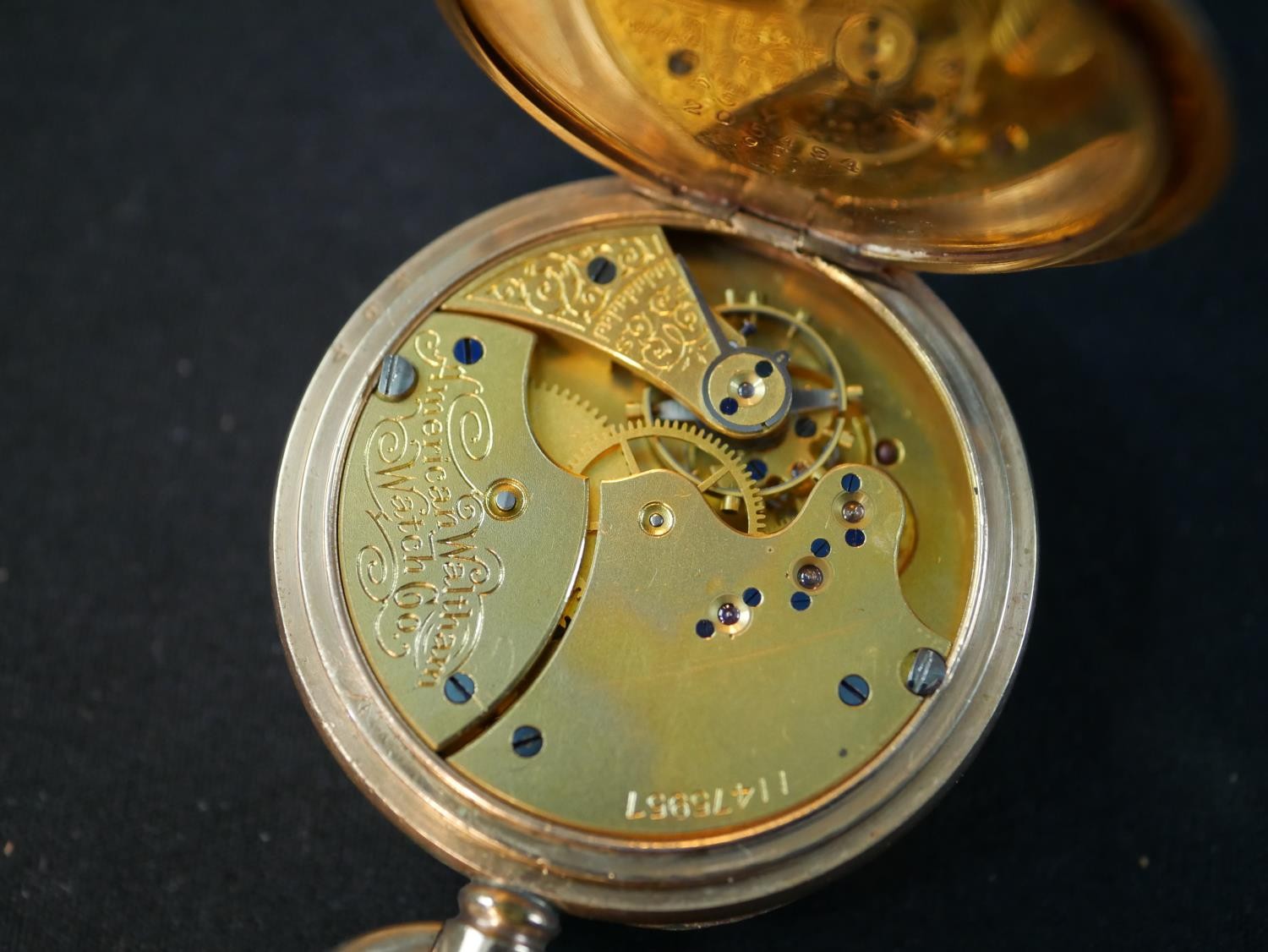 A 14 carat gold American Waltham gentleman's pocket watch with white enamel dial and black roman - Image 7 of 10