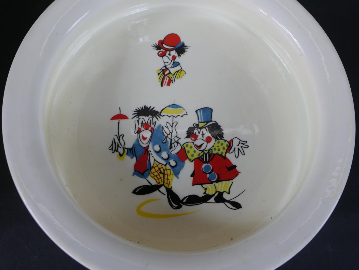 A collection of five children’s nursery ware bowls, including two Royal Doulton Bunnykins bowls. - Image 4 of 6