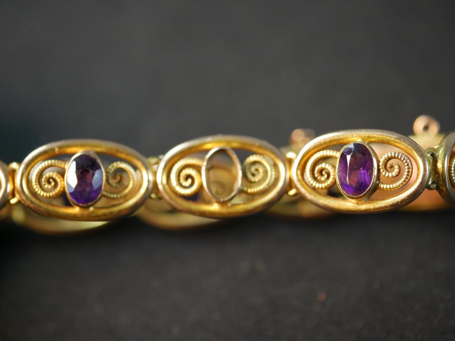 An Art Nouveau spiral design Murrle & Bennet 9ct yellow gold articulated panel bracelet, set with - Image 3 of 6