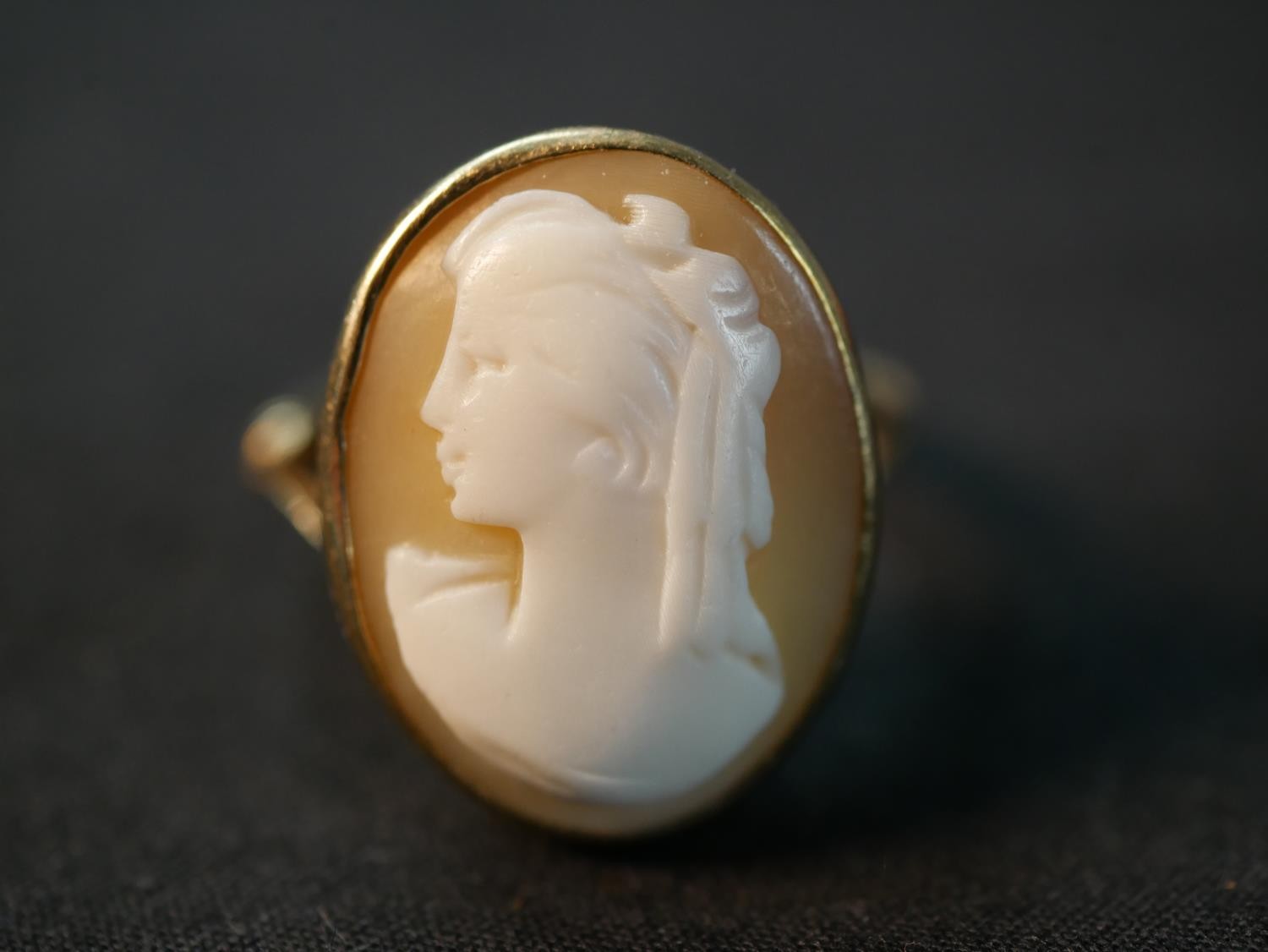 Two 9ct gold carved shell cameo dress rings, each of a classical female side portrait. One with a - Image 7 of 11