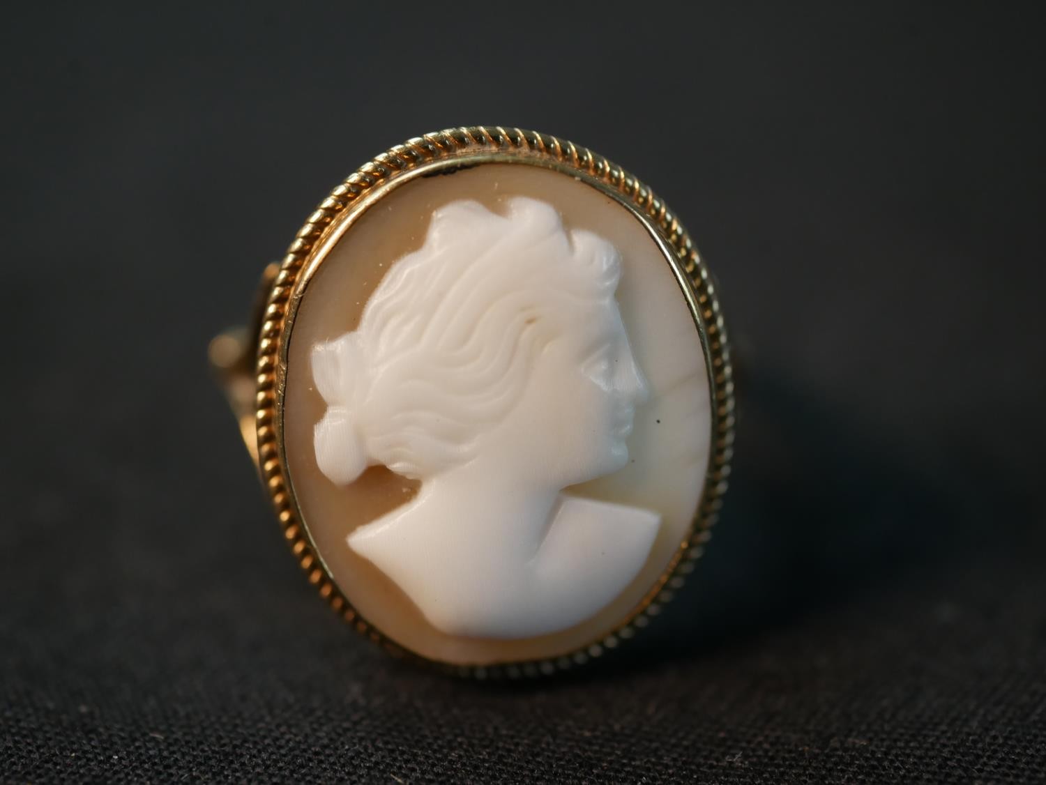 Two 9ct gold carved shell cameo dress rings, each of a classical female side portrait. One with a - Image 3 of 11