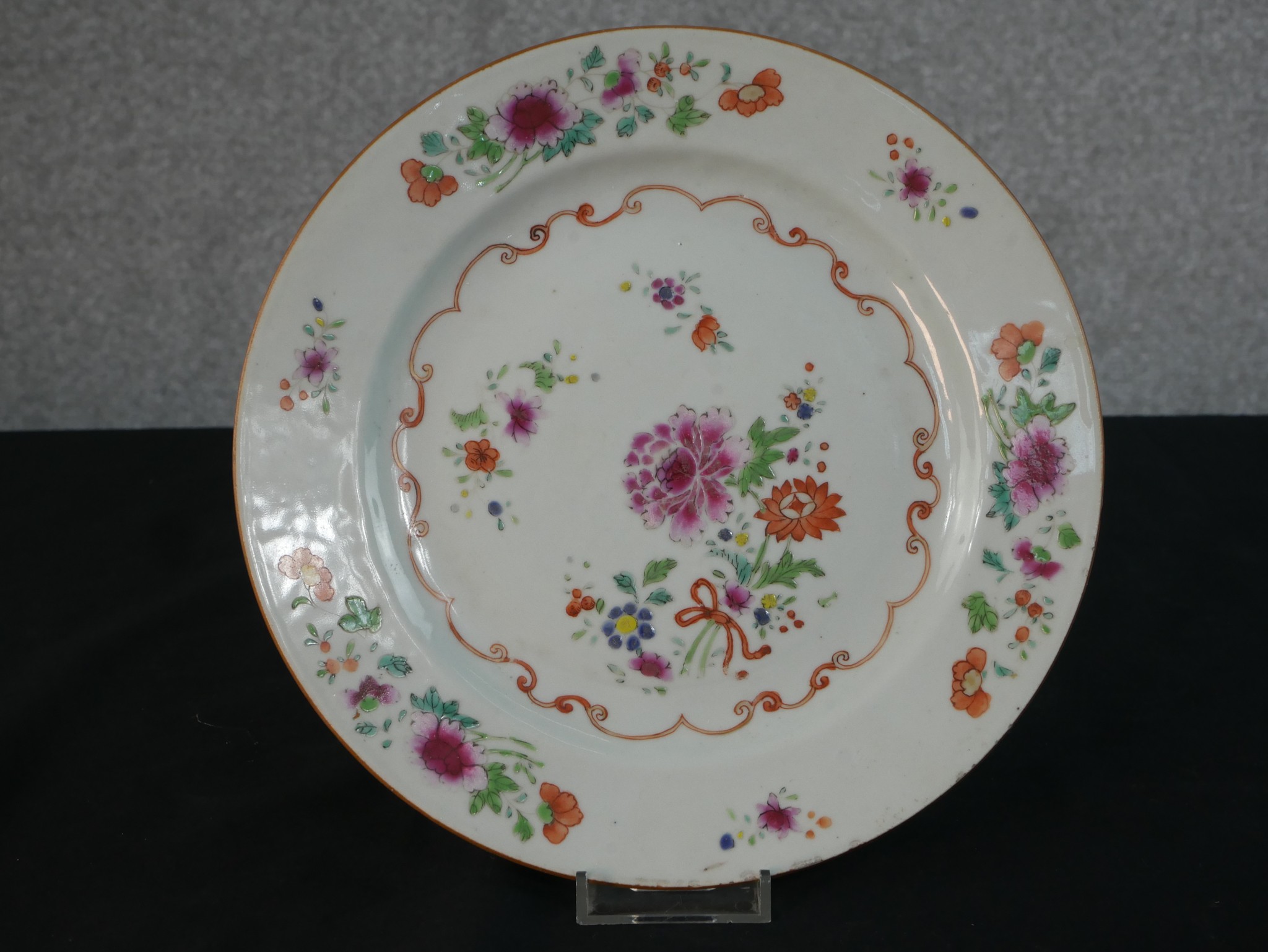 An 18th century Chinese export Famille Rose plate with floral design along with a matching lotus - Image 2 of 8