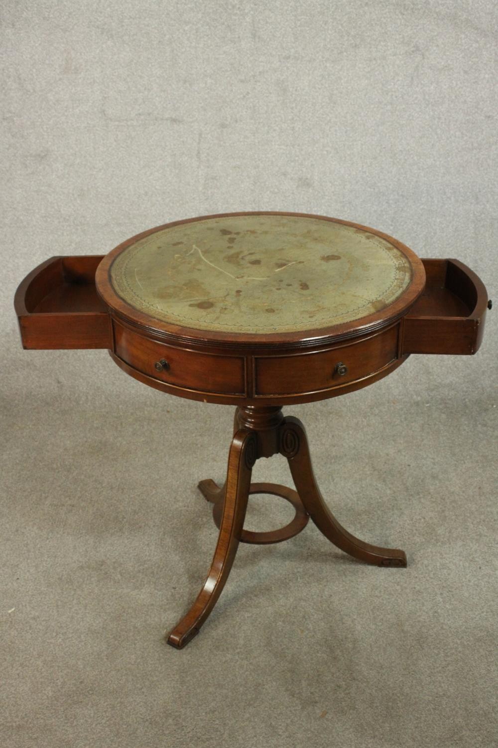 A reproduction George III style mahogany drum table with a tooled green leather insert over - Image 3 of 8