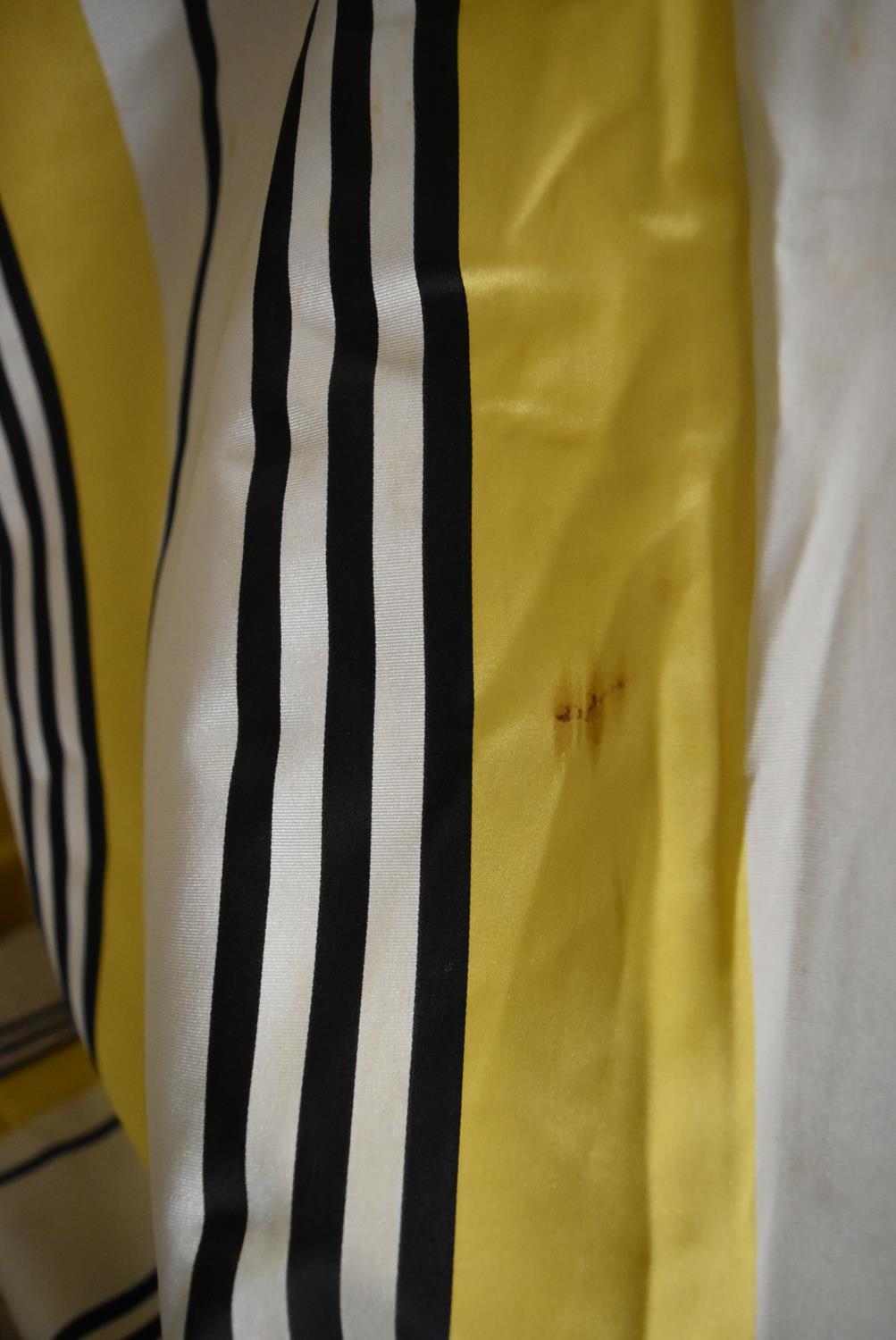 A pair of striped yellow, black and white lined curtains with tiebacks, weighted. H.340 W.92cm - Image 6 of 6