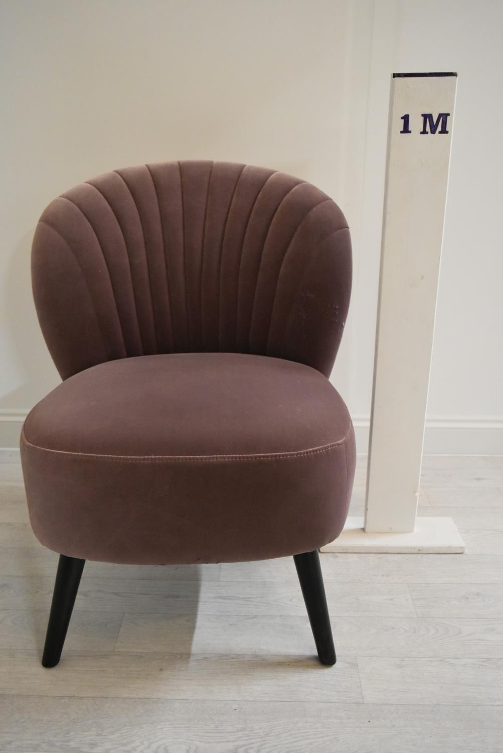 A contemporary shell back upholstered chair upholstered in purple velvet velour fabric raised on - Image 4 of 8