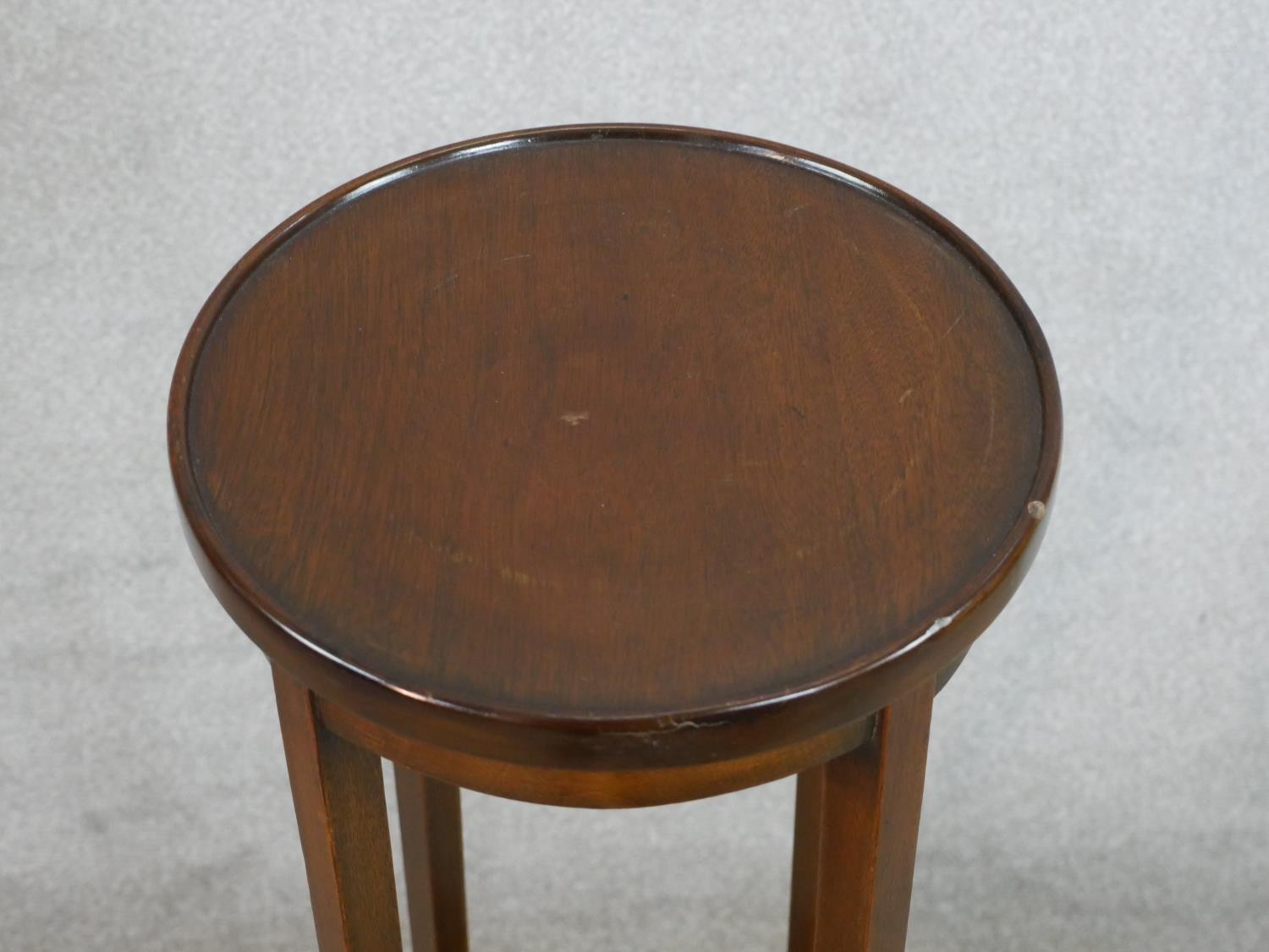 An Edwardian mahogany two tier circular jardinere stand H.99 Diam.29cm - Image 2 of 5