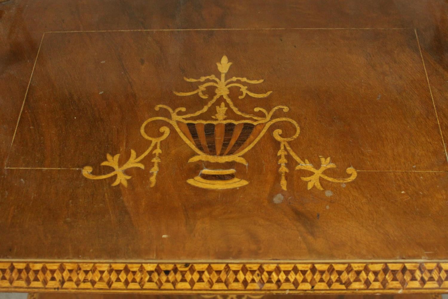 An Edwardian marquetry inlaid walnut whatnot of four tiers on turned and fluted supports. H.116 W.54 - Image 4 of 8