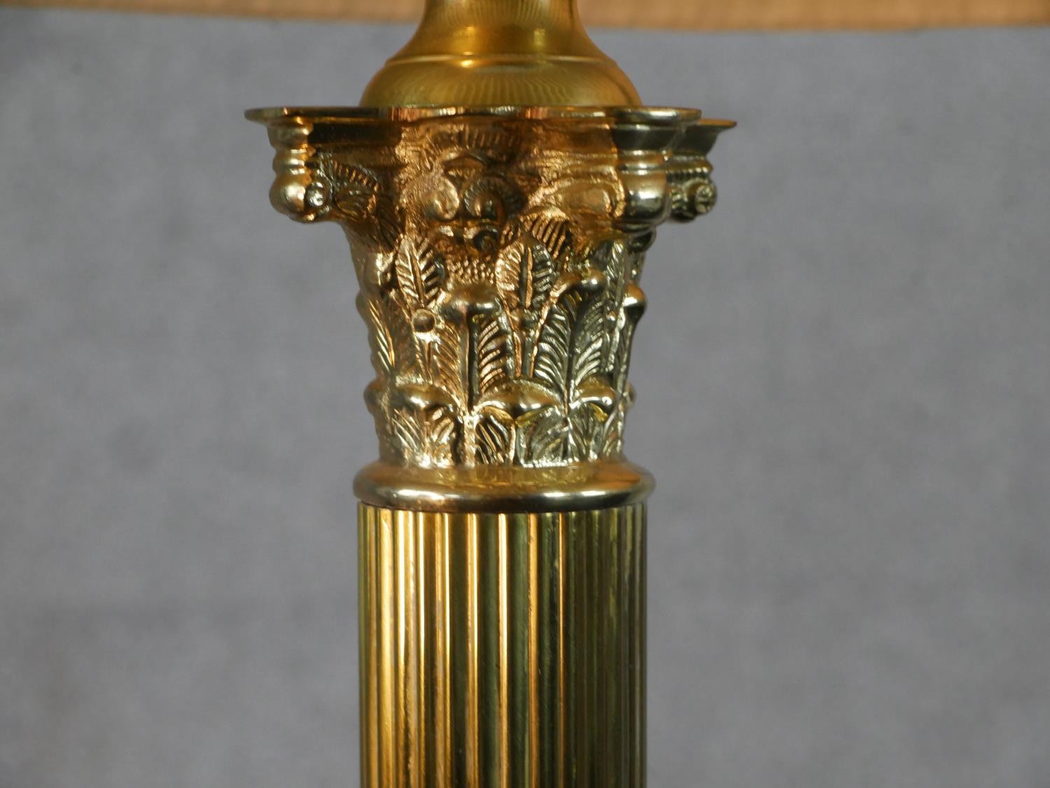 A pair of Classical brass fluted column table lamps with relief laurel wreath motifs on stepped - Image 4 of 5