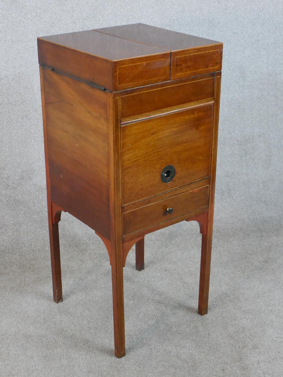 A George III crossbanded mahogany foldout washstand with single door and drawer raised on square - Image 2 of 6