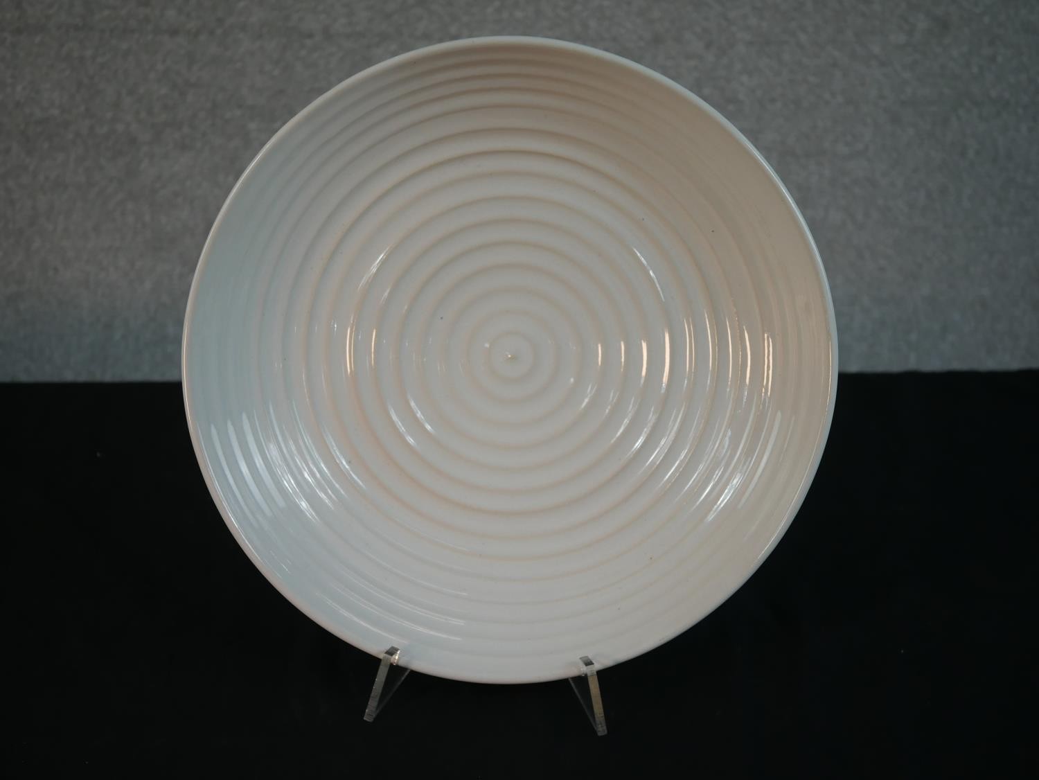 A white glazed bowl by Simon Moore, decorated with concentric circles. Diam.35cm - Image 2 of 4