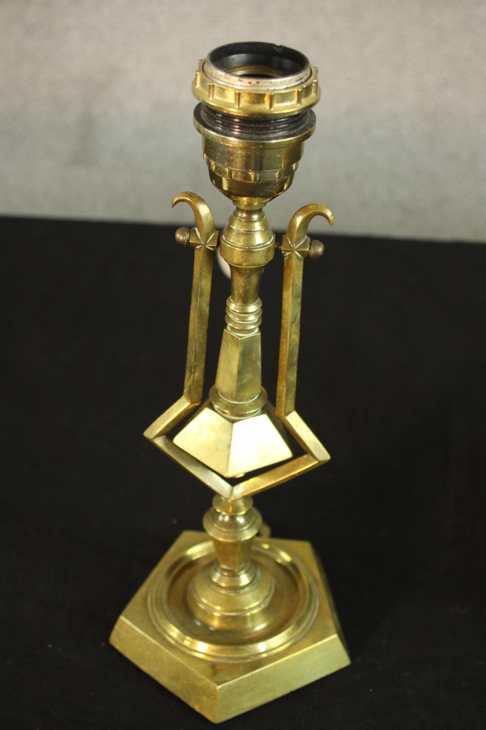 A Victorian brass geometric design gimbal candle stick turned table lamp along with a brass oil lamp - Image 11 of 14