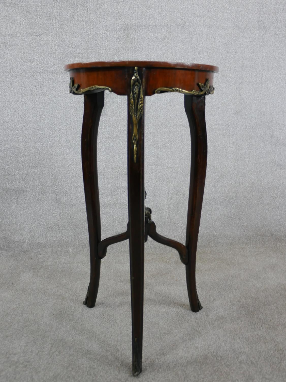 A 20th century mahogany and brass mounted occassional table / jardinere stand with geometric - Image 3 of 5