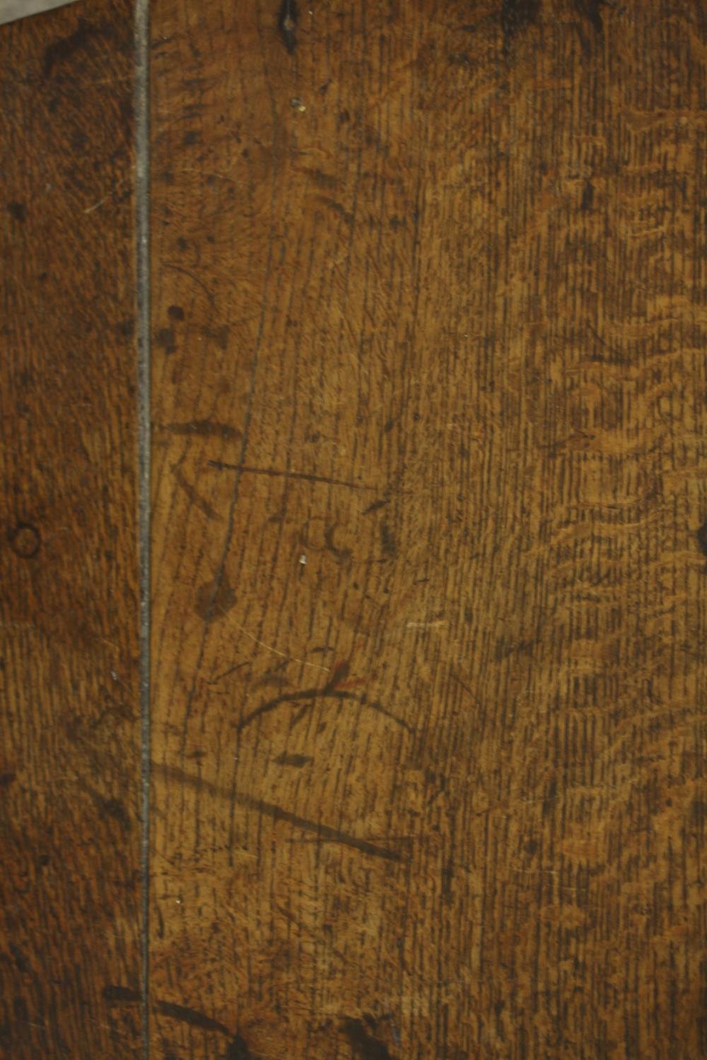 A 19th / early 20th century carved oak hall chair, with carved rail and splat back raised on - Image 5 of 6